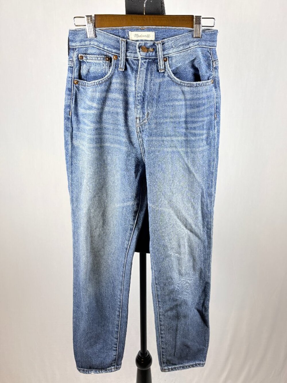 Madewell | The Momjean High Rise Jeans | Women’s 25 | Light Wash Distressed Deni